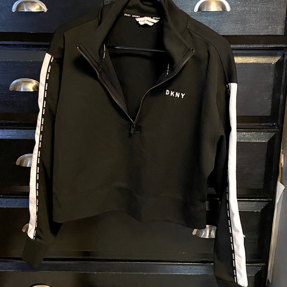 DKNY crop top